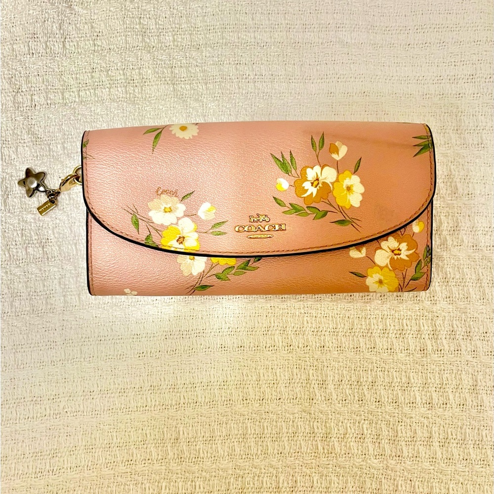 🌸🌸Coack soft Pink Snap Closure Wallet